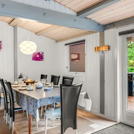 Amaya - 1km From The Sea By Interhome Nyaraló